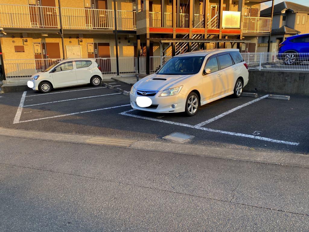 ライヴリー(33433)の外観・駐車場イメージ1枚目