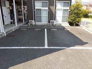 ボーリユトトロ(22895)の外観・駐車場イメージ1枚目