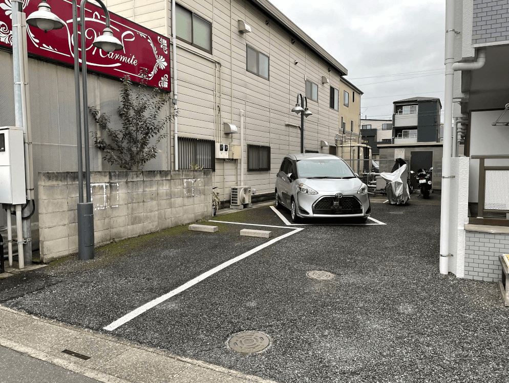 Casa Trinity(カーサ トリニティ)駐車場の外観・駐車場イメージ1枚目