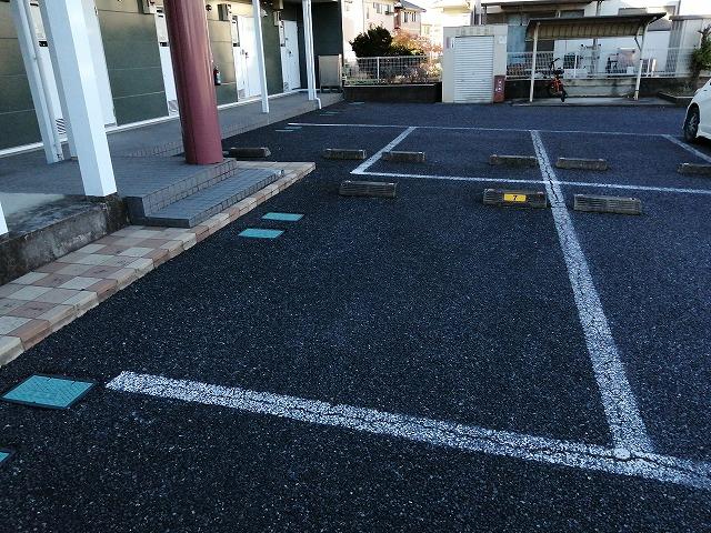 ＥＺ(16927)の外観・駐車場イメージ1枚目