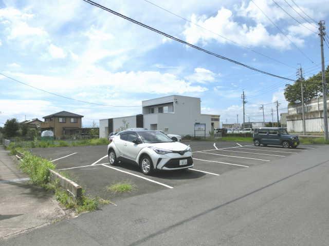 ワイズ・大和町苅安賀 第1駐車場の外観・駐車場イメージ1枚目
