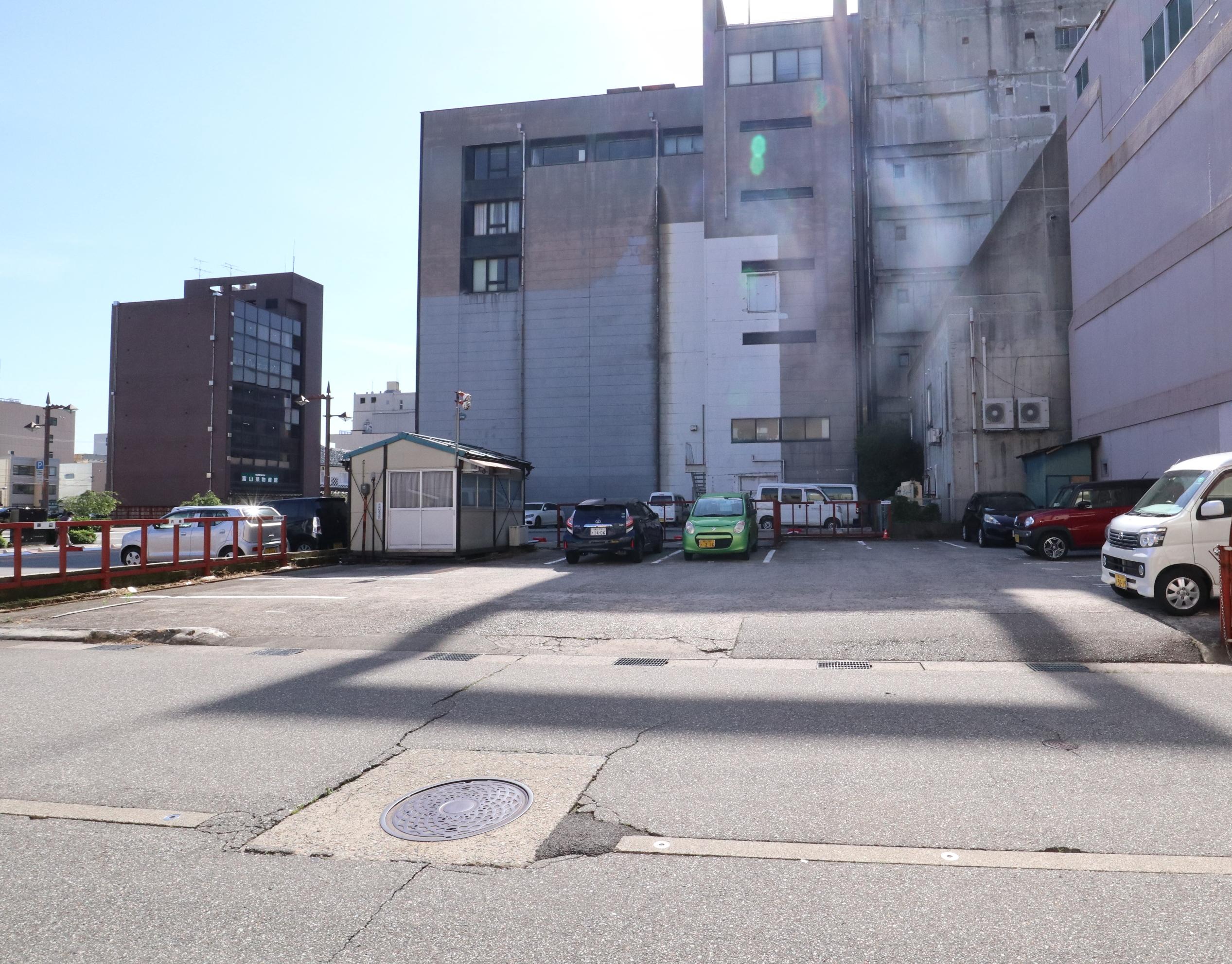 中央通り1丁目月極駐車場の外観・駐車場イメージ2枚目