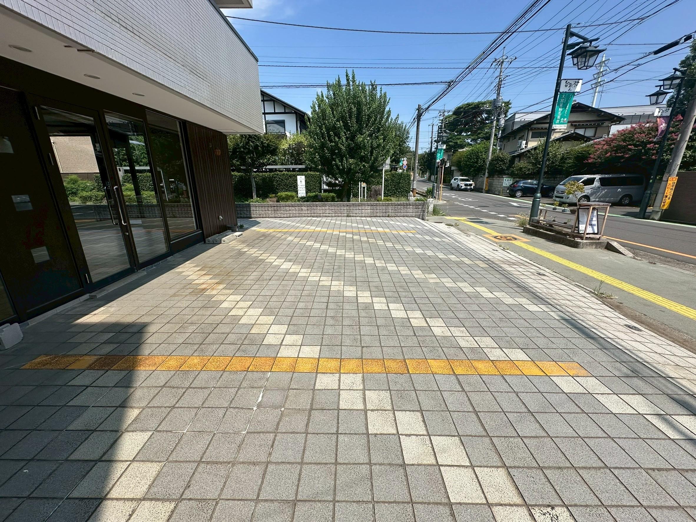 ワンズ大宮公園レジデンスの外観・駐車場イメージ2枚目