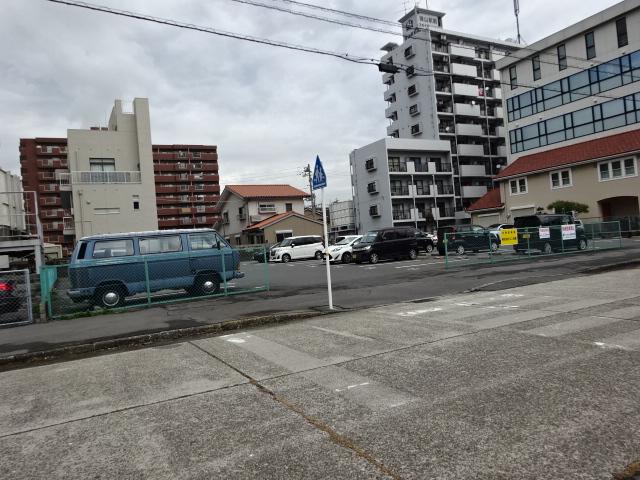 築港町駐車場の外観・駐車場イメージ1枚目