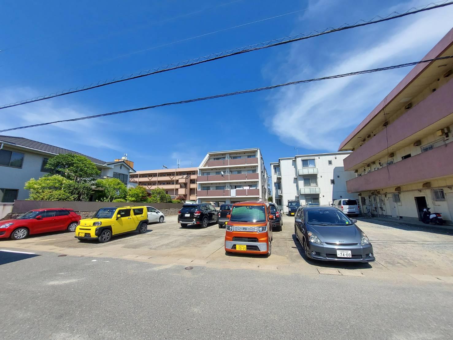 玉川月極駐車場の外観・駐車場イメージ2枚目