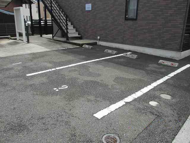 ローゼアム(51892)の外観・駐車場イメージ2枚目