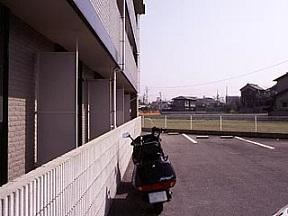 ＳＨＩＮＢＡＫＵ(9904)の外観・駐車場イメージ1枚目