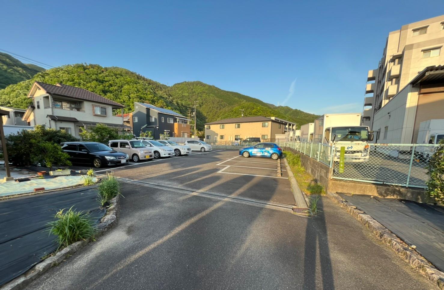 小西駐車場の外観・駐車場イメージ1枚目
