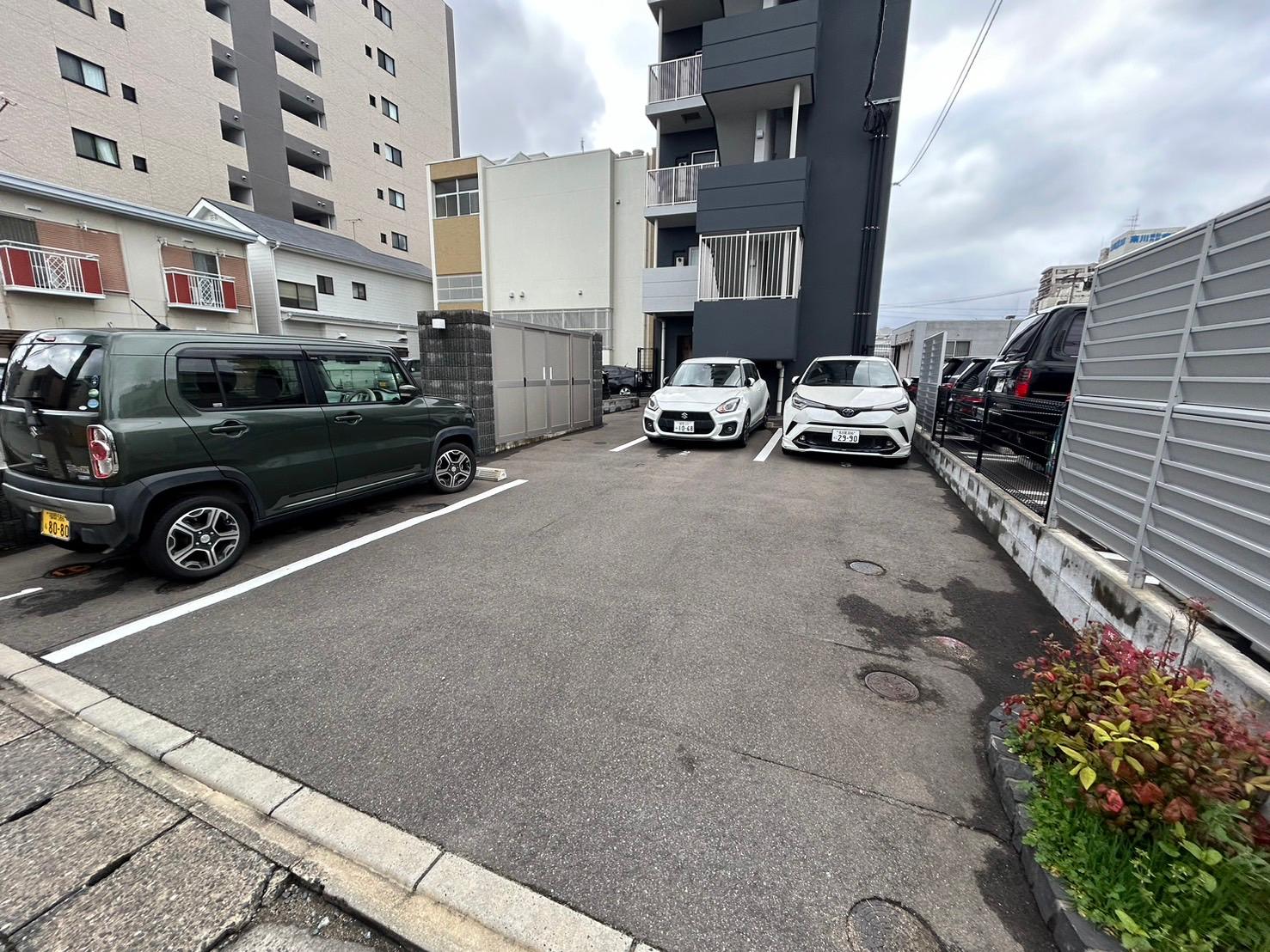 ﾄﾗｽﾄﾋﾞﾙ姪浜の外観・駐車場イメージ2枚目