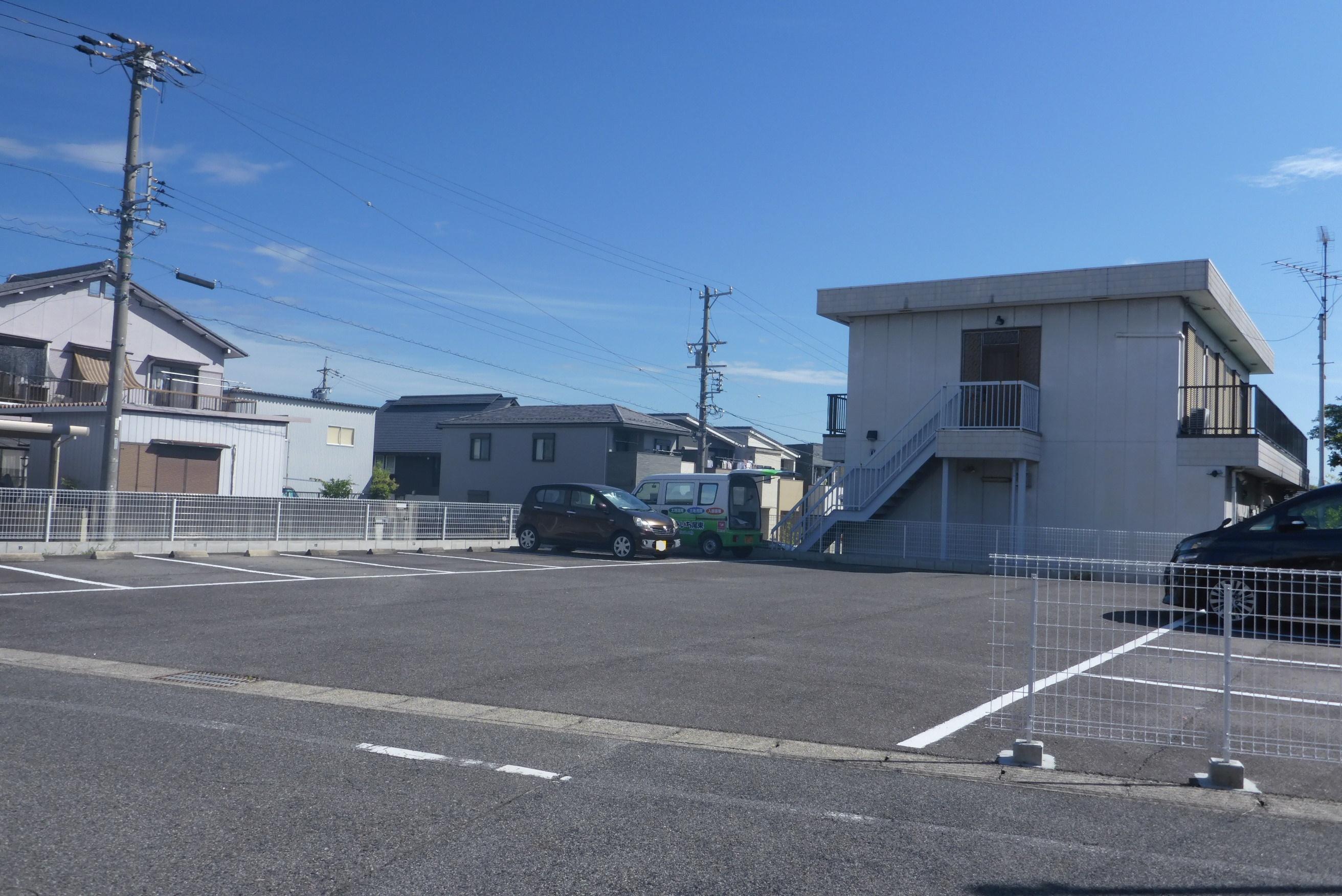 山越1001駐車場の外観・駐車場イメージ1枚目