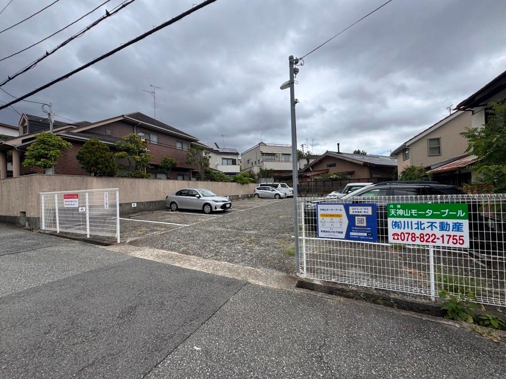 天神山モータープールの外観・駐車場イメージ2枚目