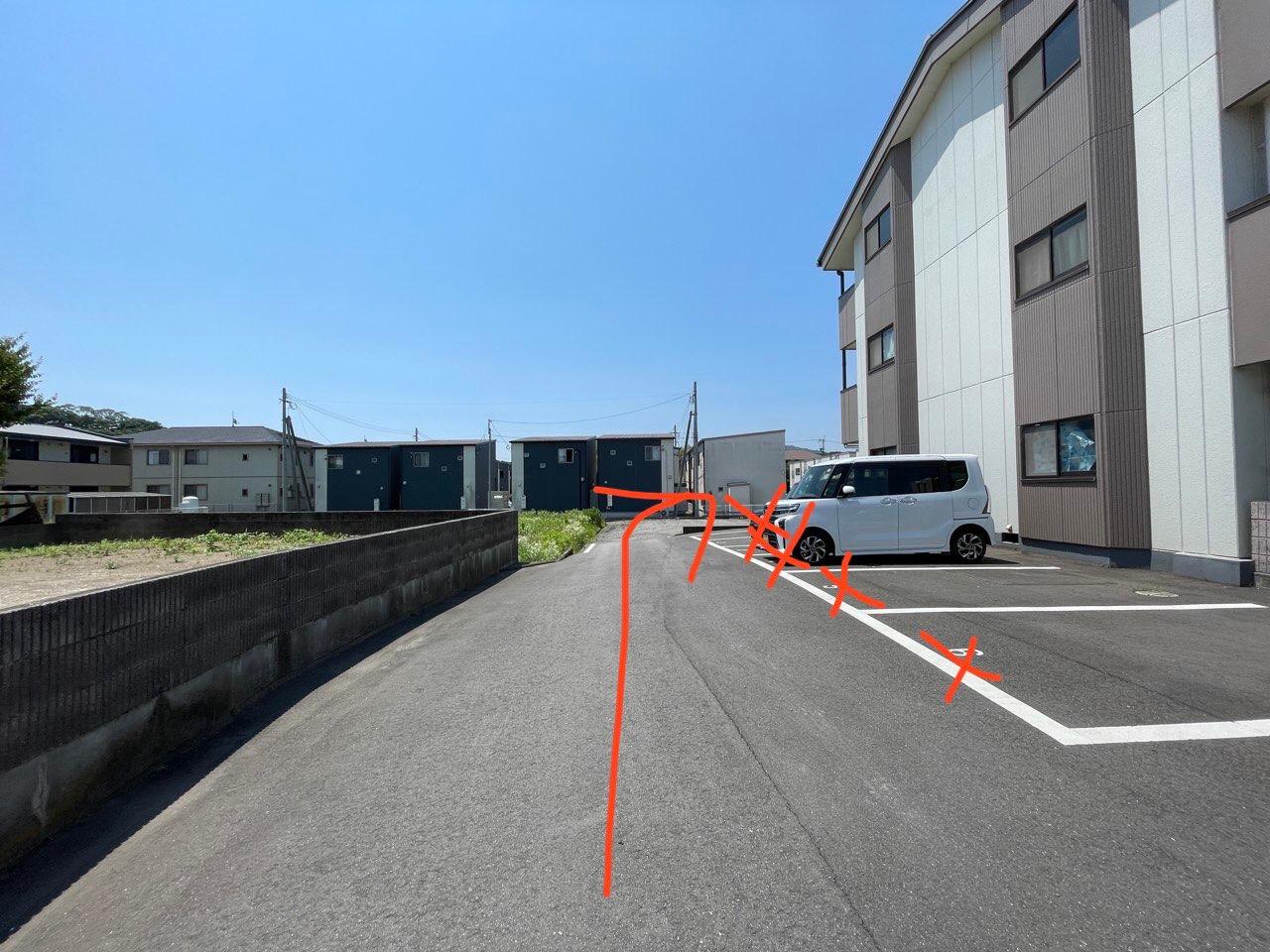 コーポ田崎　月極駐車場南側の外観・駐車場イメージ3枚目