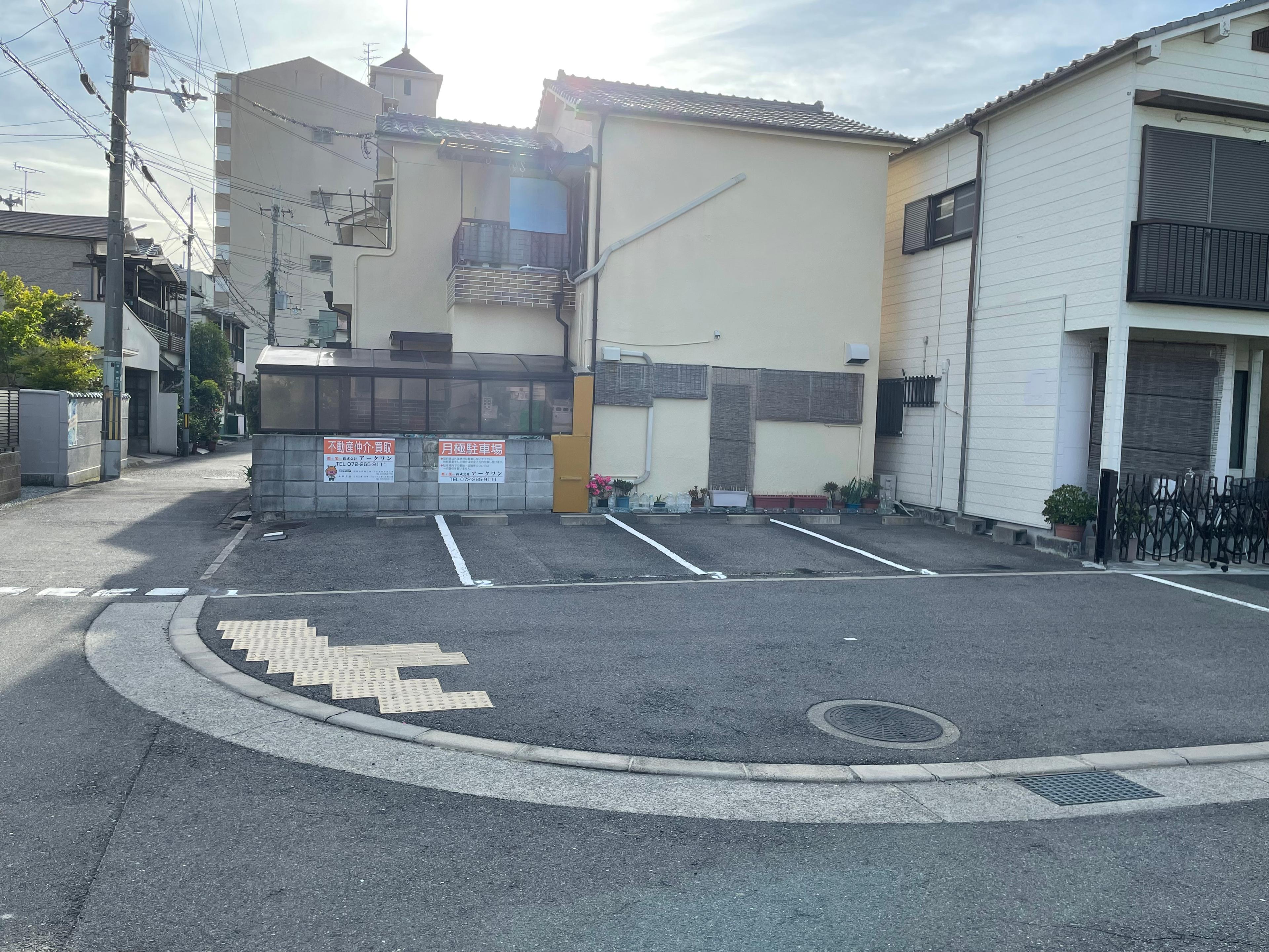 KDモータープール南余部の外観・駐車場イメージ1枚目