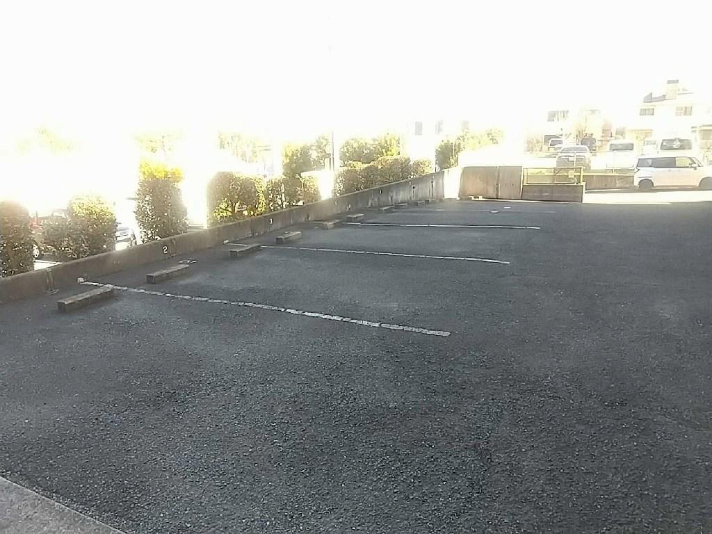 ヴィルヌーブ(12627)の外観・駐車場イメージ2枚目