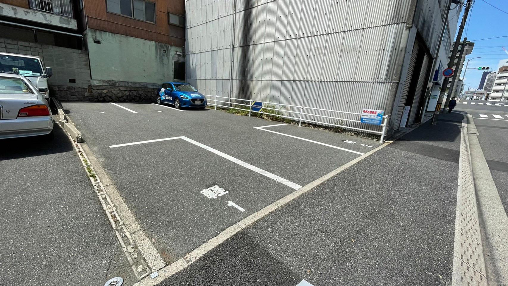 妻澤ガレージ（寺町）の外観・駐車場イメージ2枚目