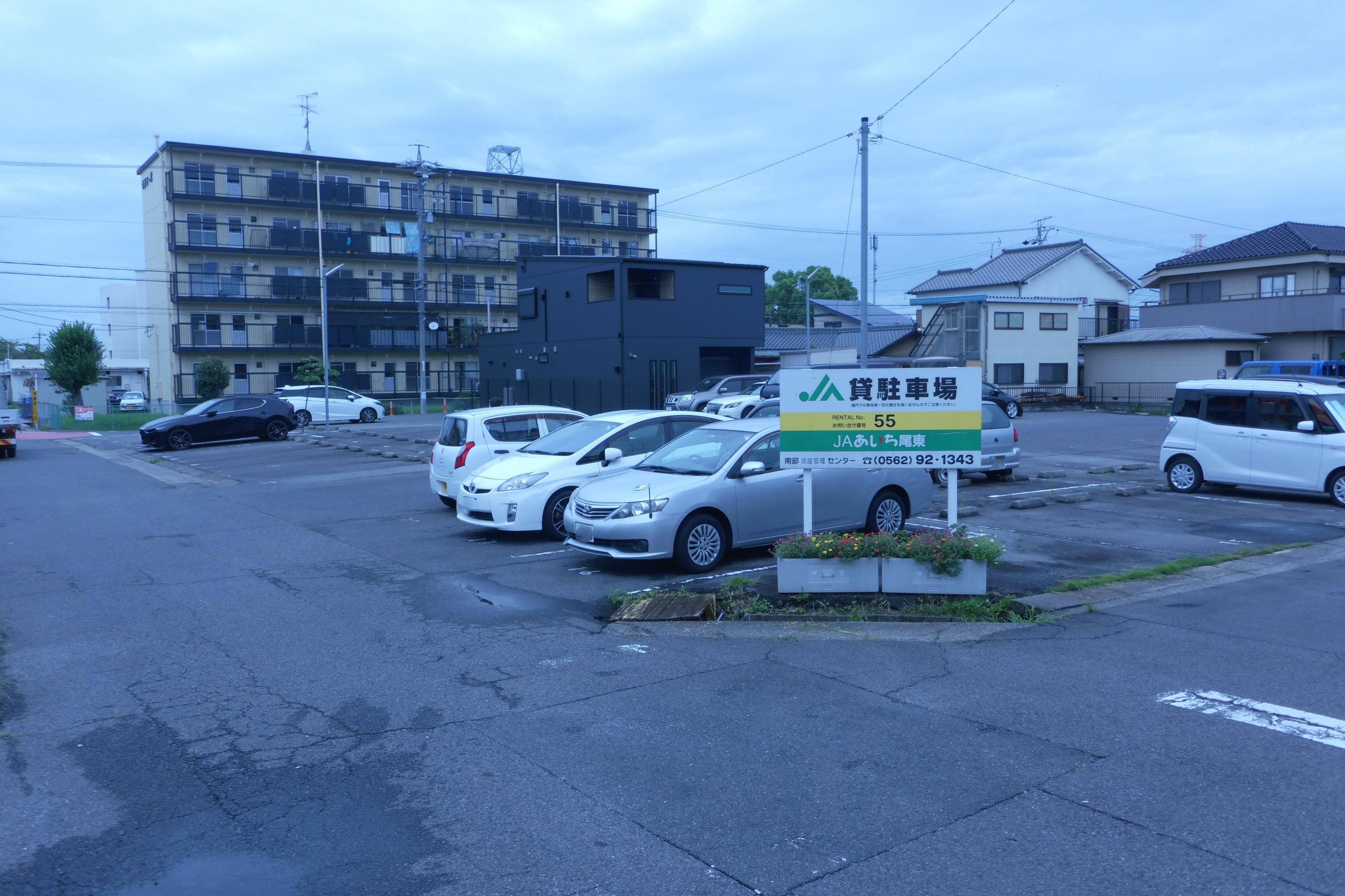 320055の外観・駐車場イメージ1枚目
