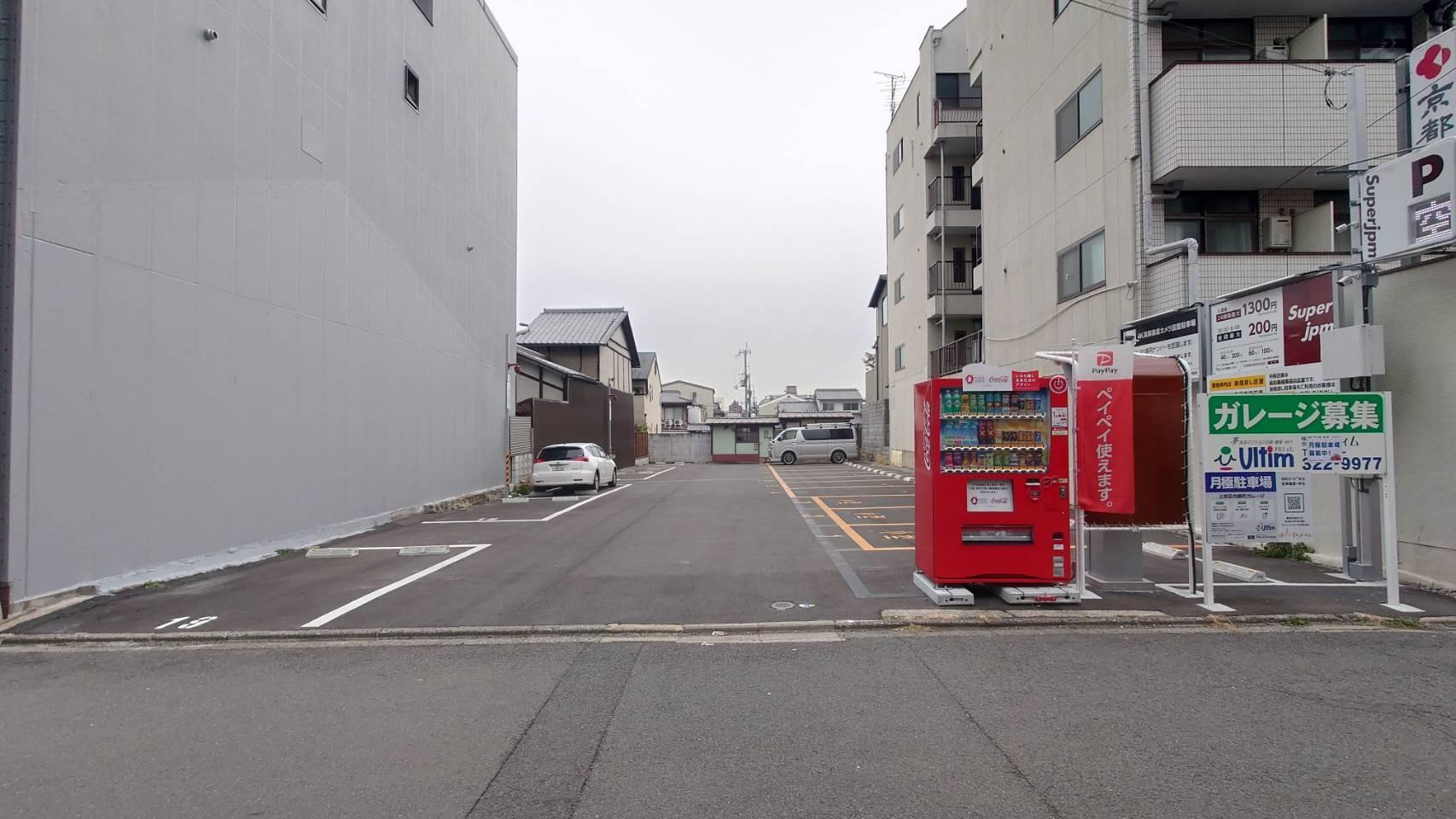 上京区内構町ガレージの外観・駐車場イメージ2枚目