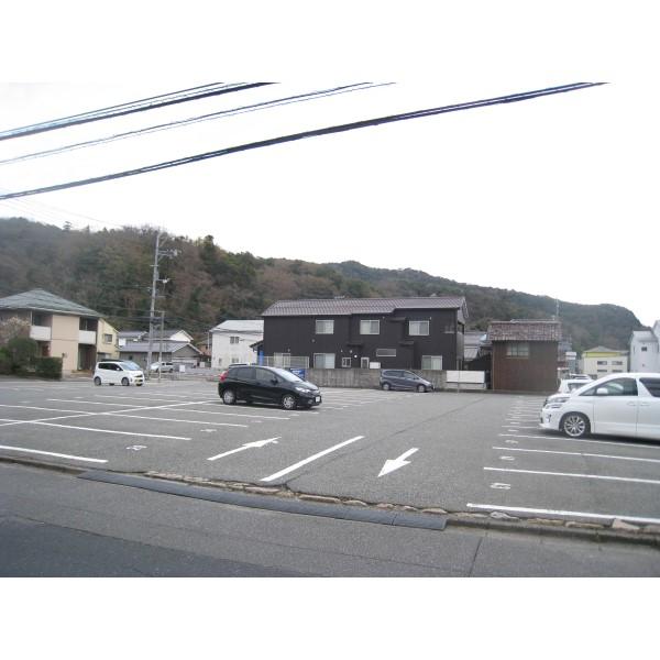 栗谷町 漆原駐車場の外観・駐車場イメージ1枚目