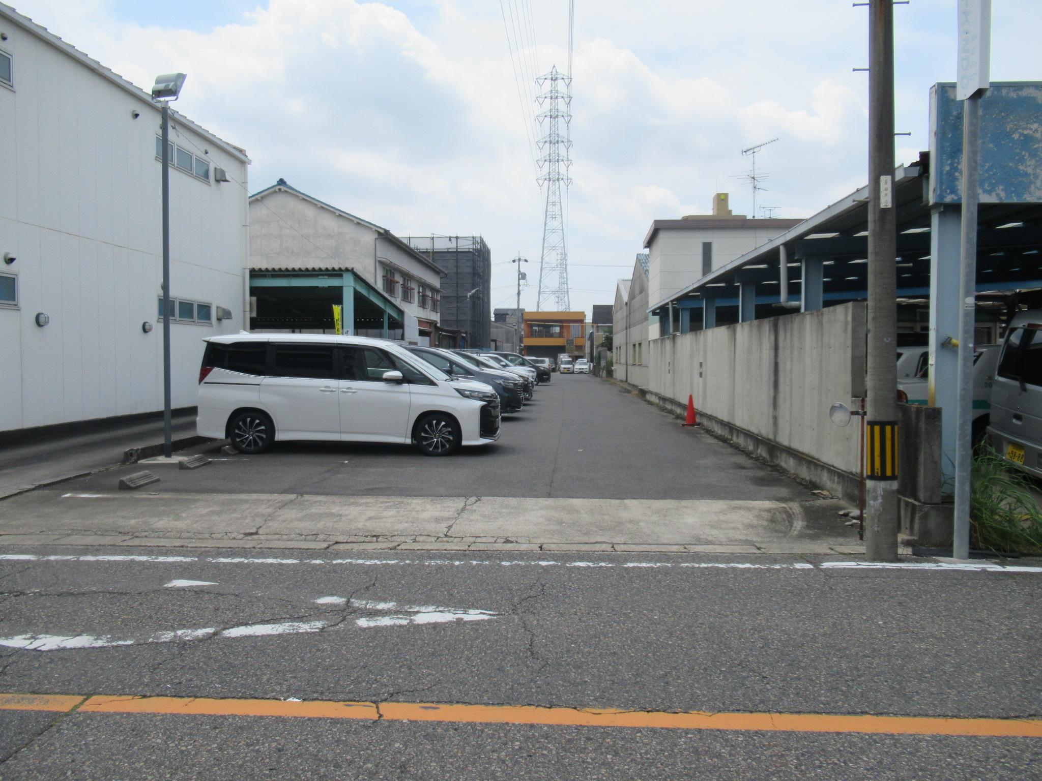 京田駐車場の外観・駐車場イメージ3枚目