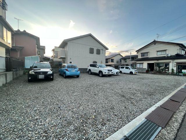 レストパーク緑が丘の外観・駐車場イメージ1枚目