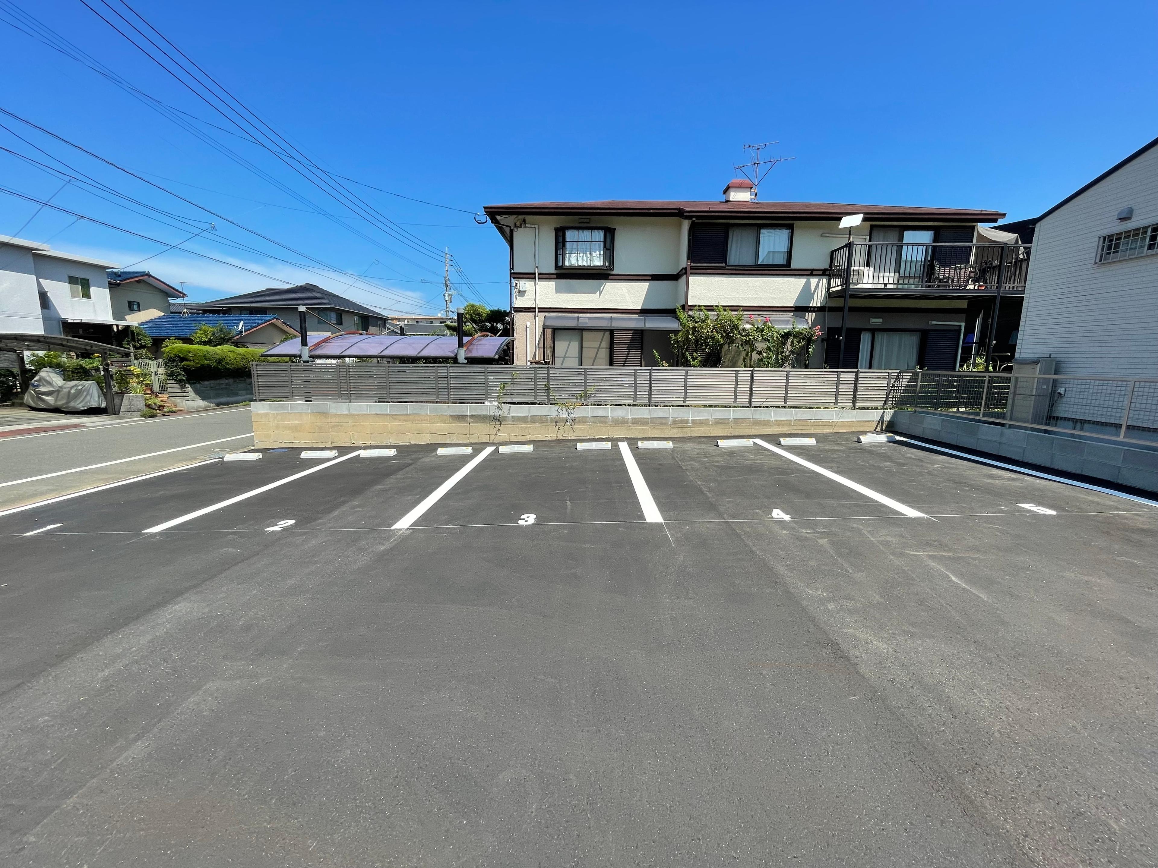 浅川台2丁目駐車場の外観・駐車場イメージ2枚目