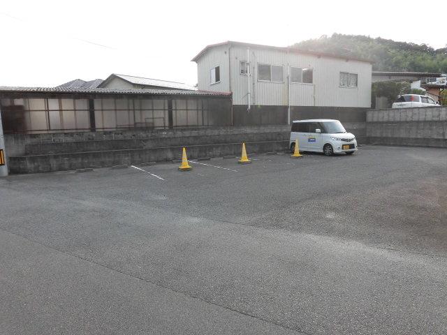 仲間駐車場の外観・駐車場イメージ2枚目