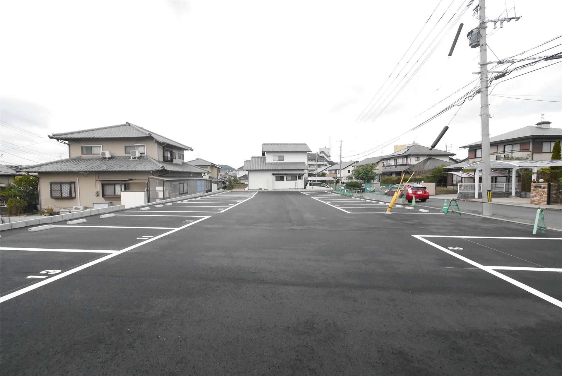 浅川学園台３丁目パーキングの外観・駐車場イメージ1枚目