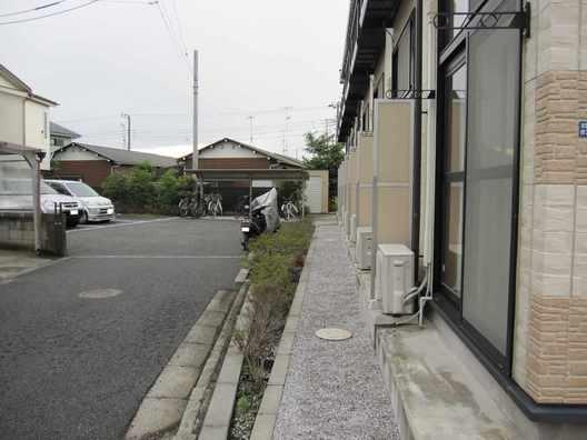 コンブリオ(30481)の外観・駐車場イメージ1枚目