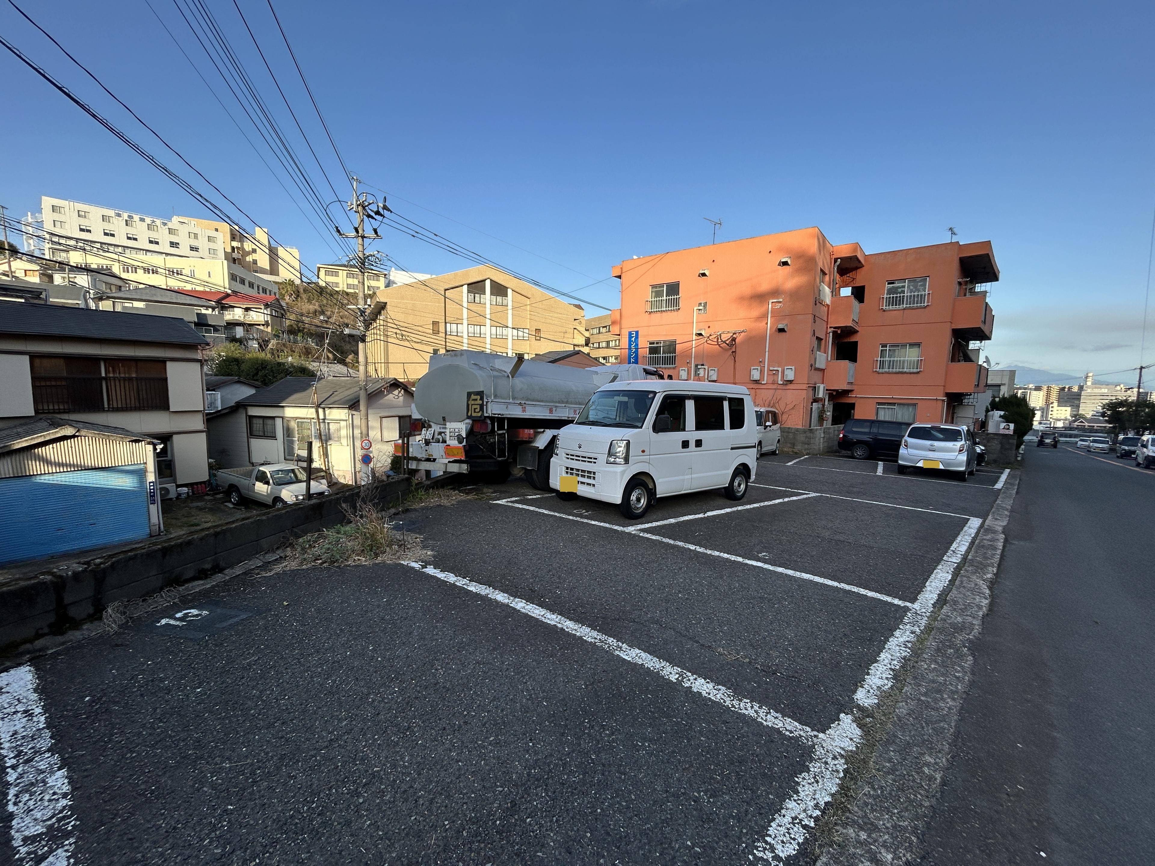 ｵｰﾄ･ｽｸｳｪｱｰ南郡元Ⅰの外観・駐車場イメージ2枚目
