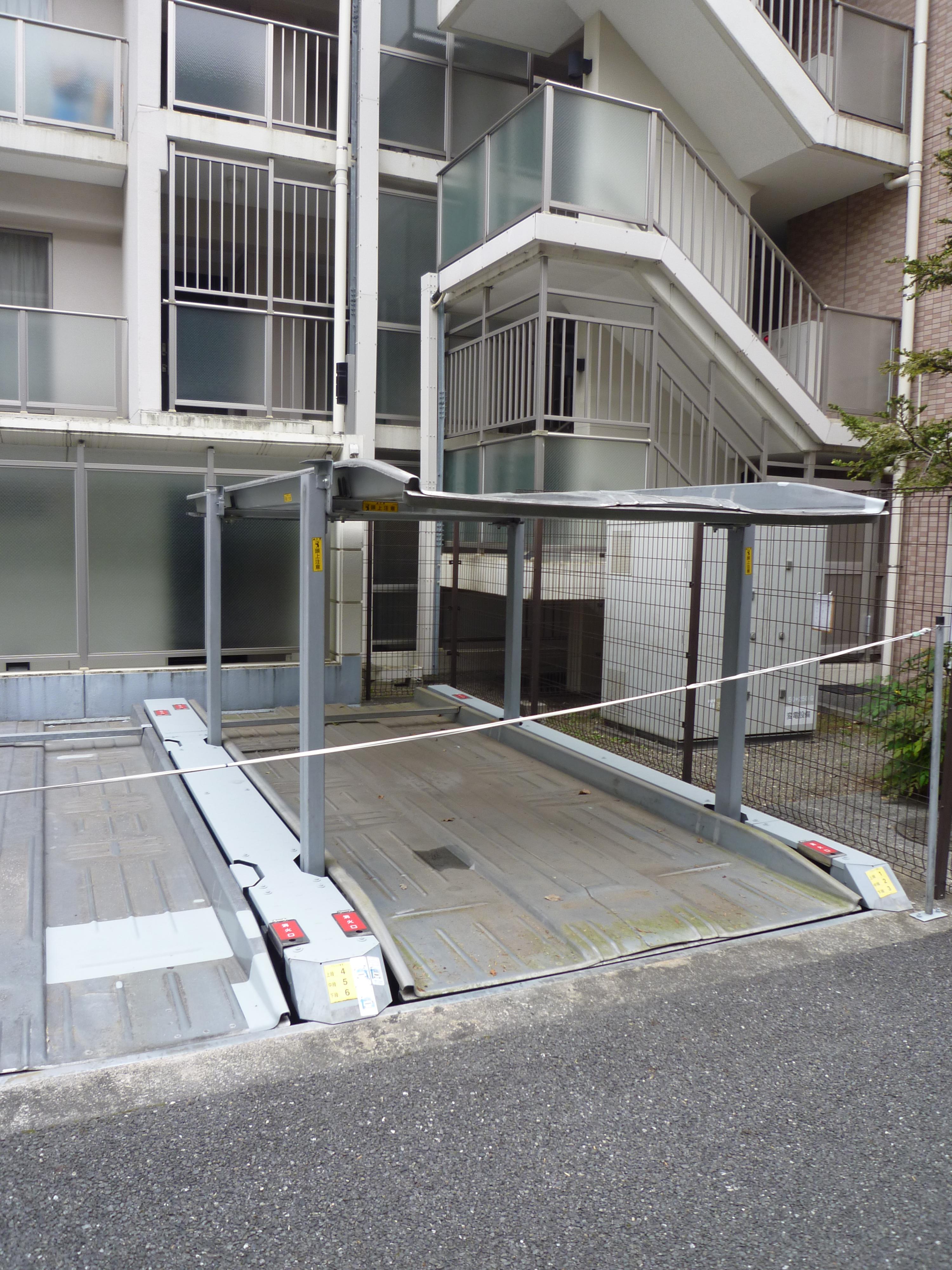 ｻﾝｳｯﾄﾞ新宿戸山ﾌﾗｯﾂ駐車場の外観・駐車場イメージ3枚目