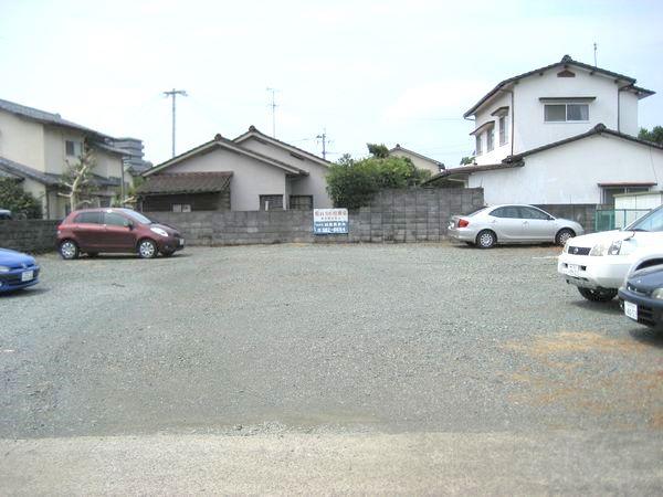 岡本駐車場の外観・駐車場イメージ2枚目
