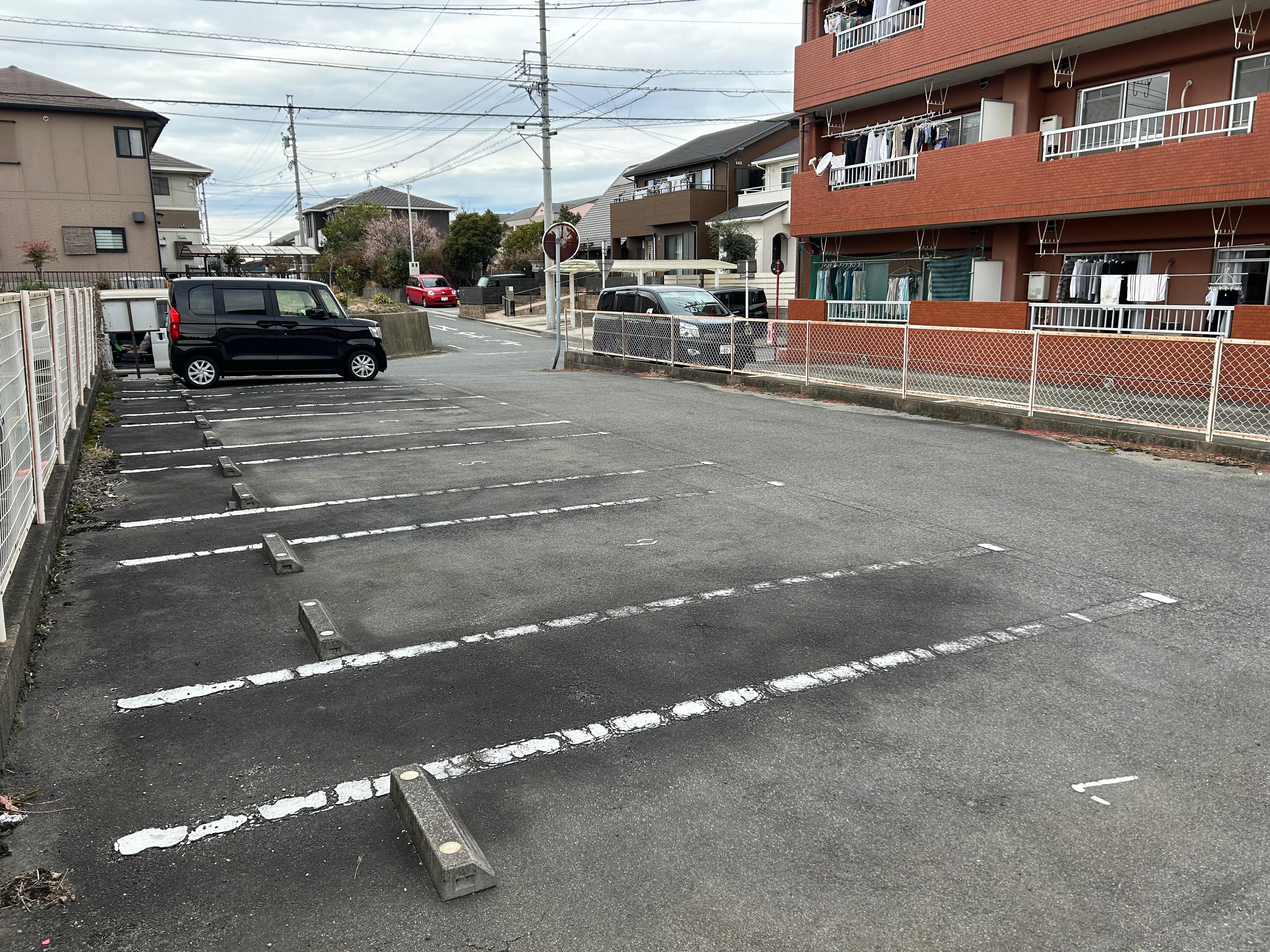 000147の外観・駐車場イメージ2枚目