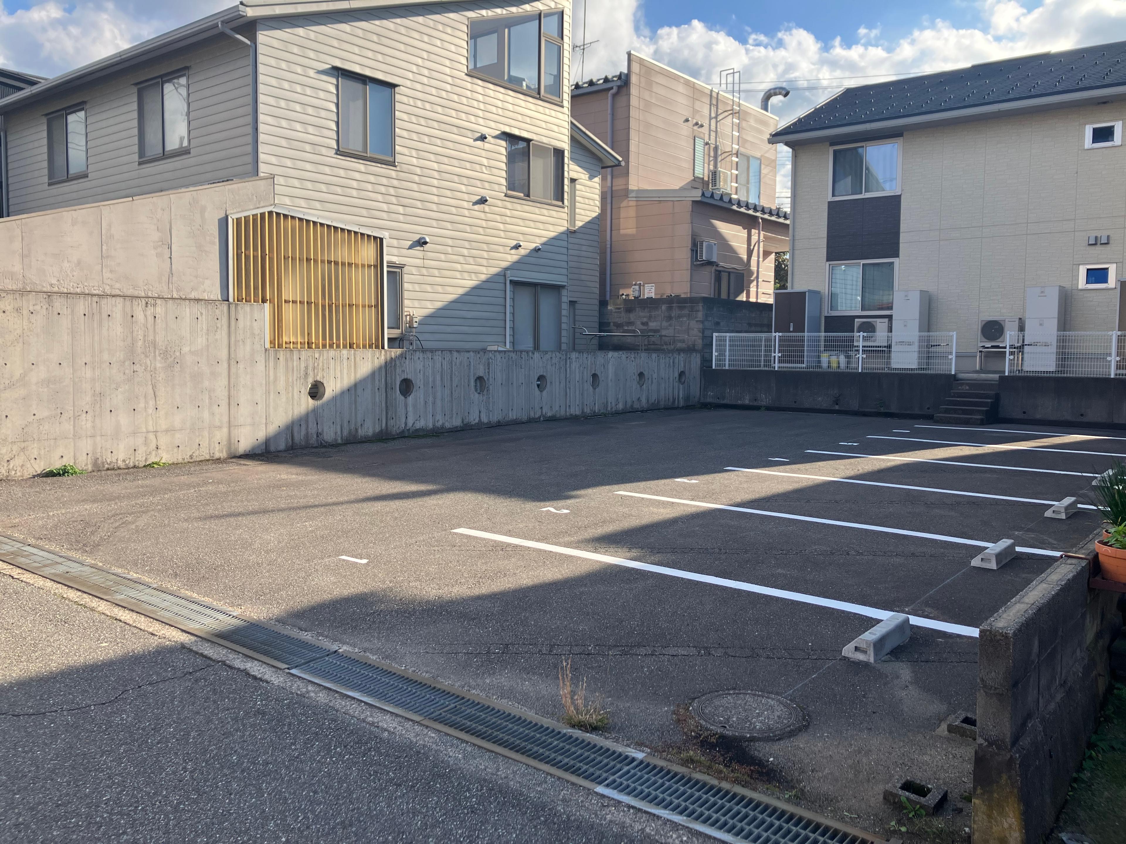 サン本江駐車場の外観・駐車場イメージ2枚目