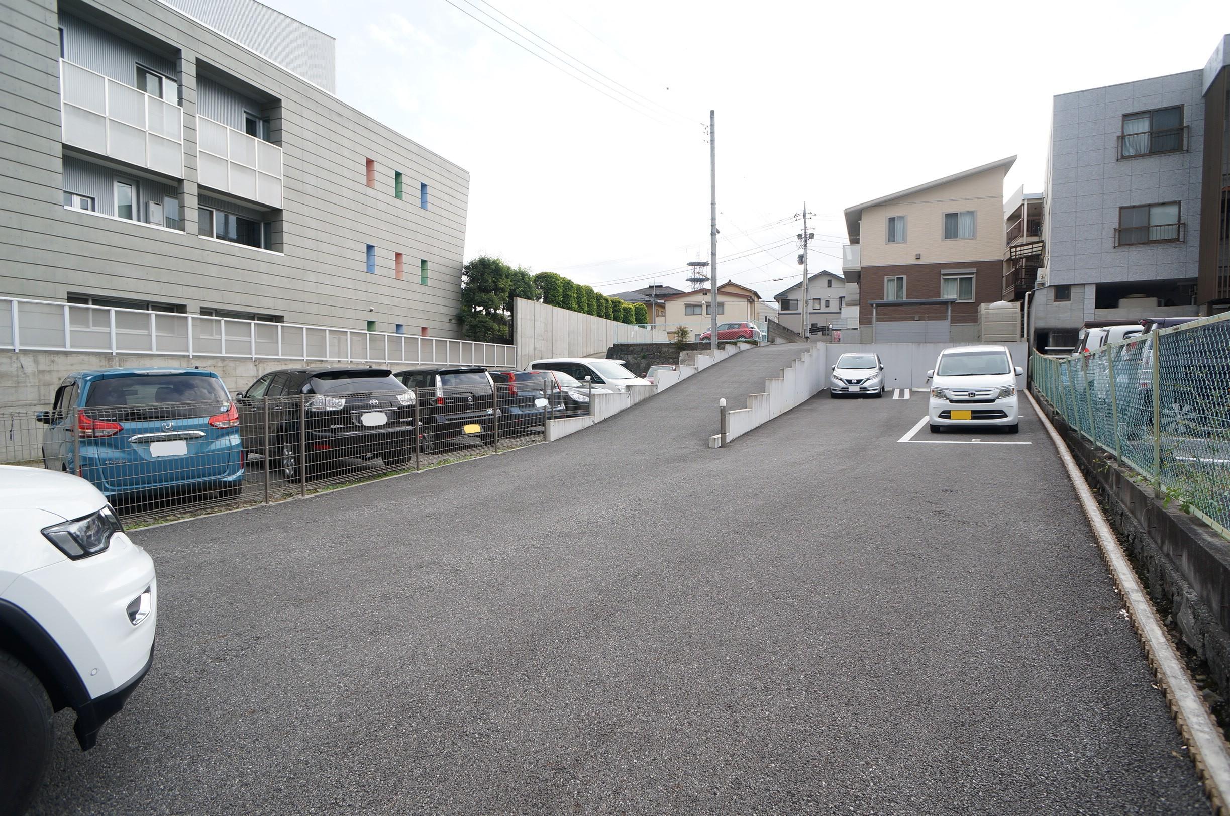 シャーメゾンブリエ月極駐車場の外観・駐車場イメージ1枚目