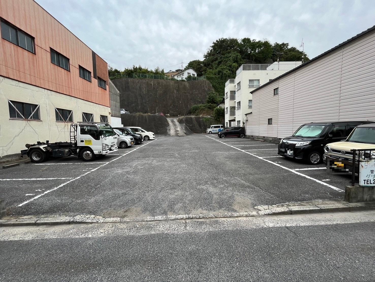 山城町ガレージの外観・駐車場イメージ2枚目