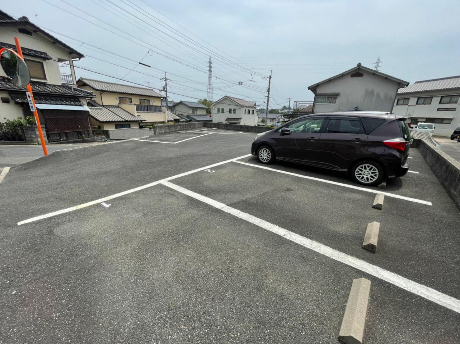 岡部邸ガレージの外観・駐車場イメージ3枚目