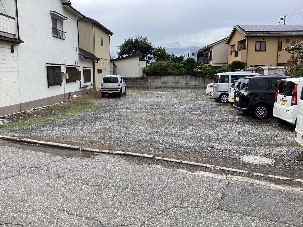 ハミングパーク芳野の外観・駐車場イメージ1枚目