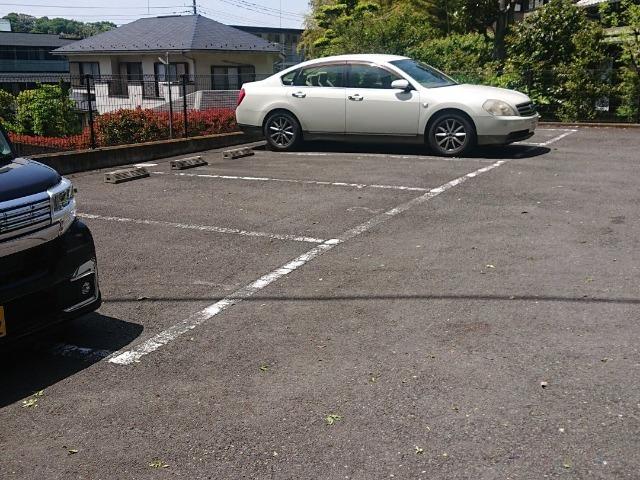 エヴァーグリーン白幡Ⅲ(32331)の外観・駐車場イメージ1枚目
