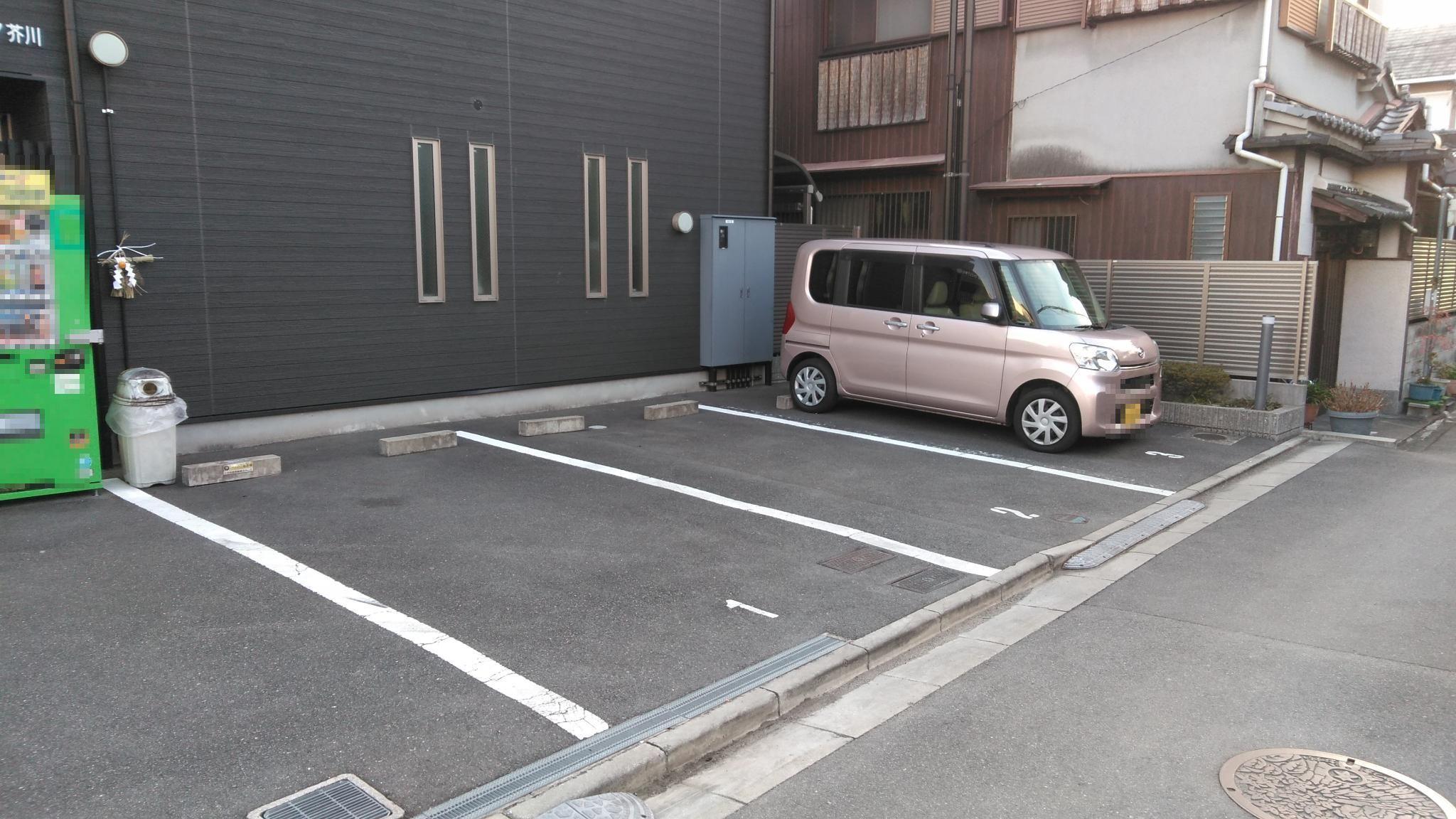 メゾン・ファミリア芥川の外観・駐車場イメージ1枚目
