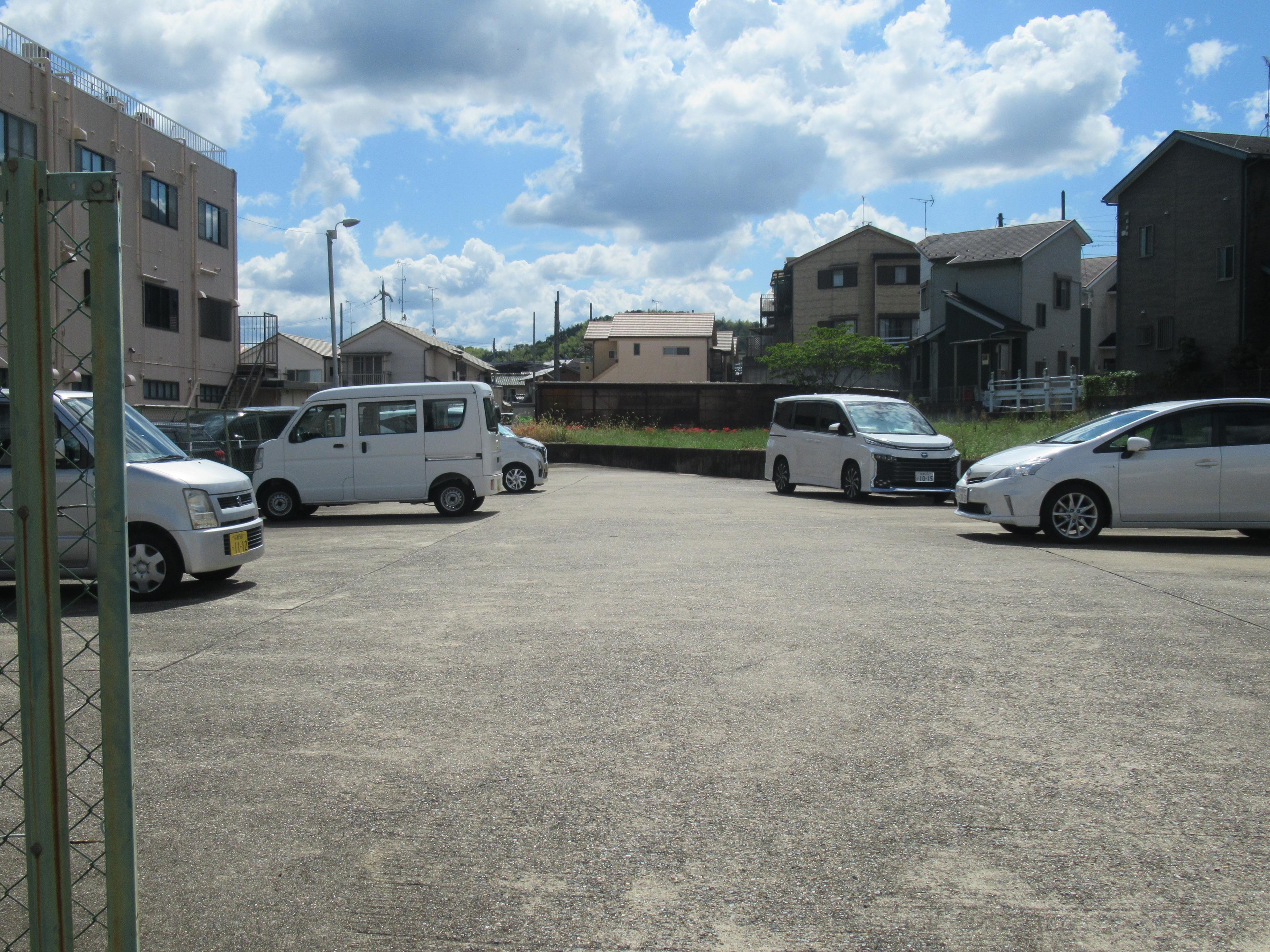 オクダ イバノウエ ガレージの外観・駐車場イメージ2枚目