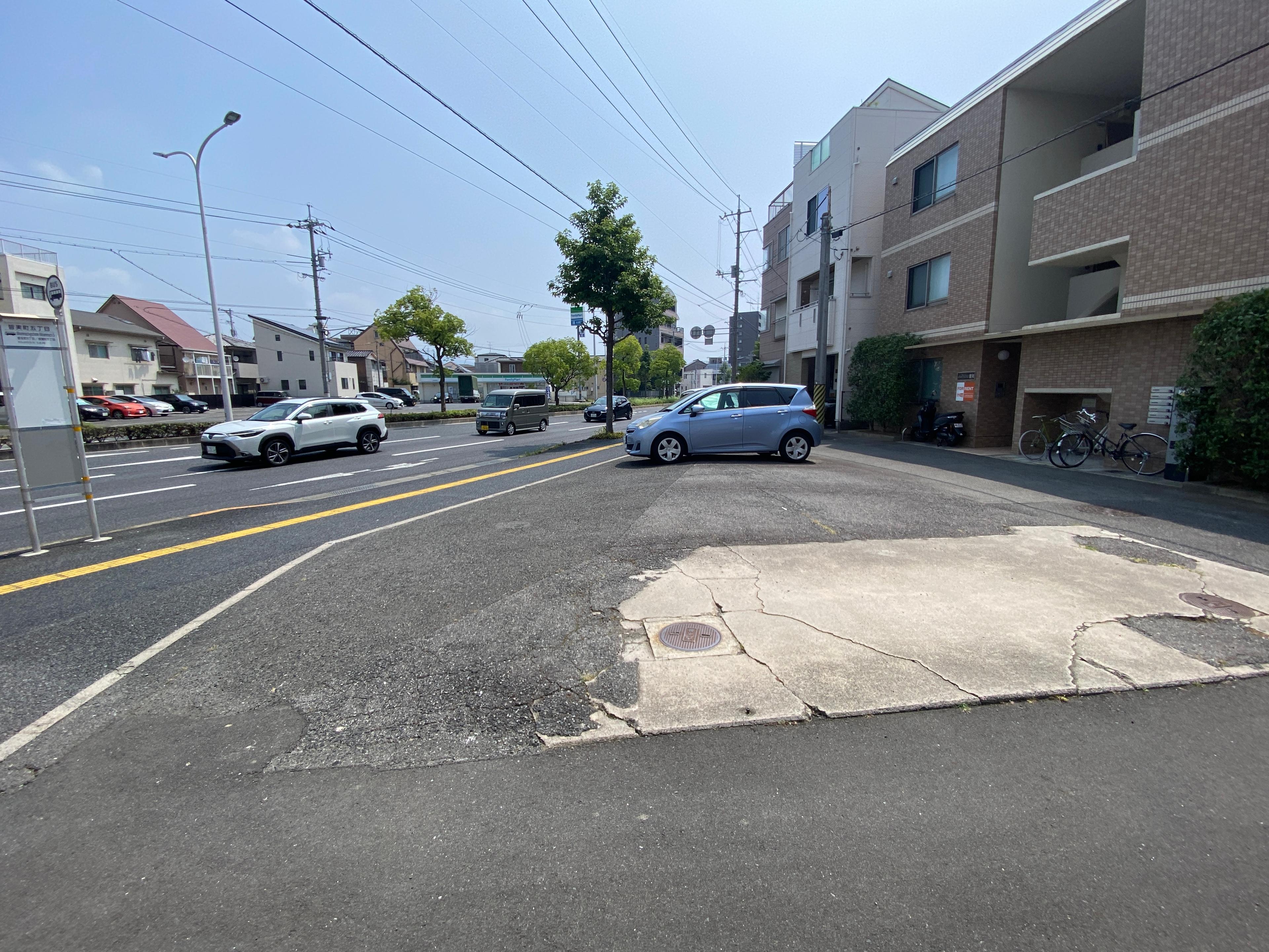 高橋ガレージ(皆実町)の外観・駐車場イメージ2枚目
