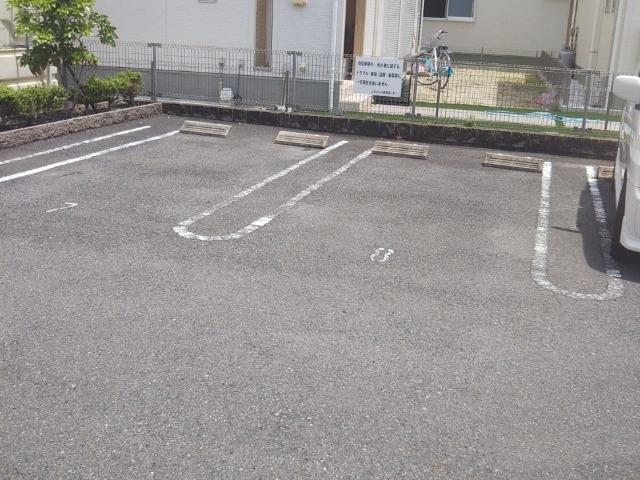 ルポ(30932)の外観・駐車場イメージ1枚目