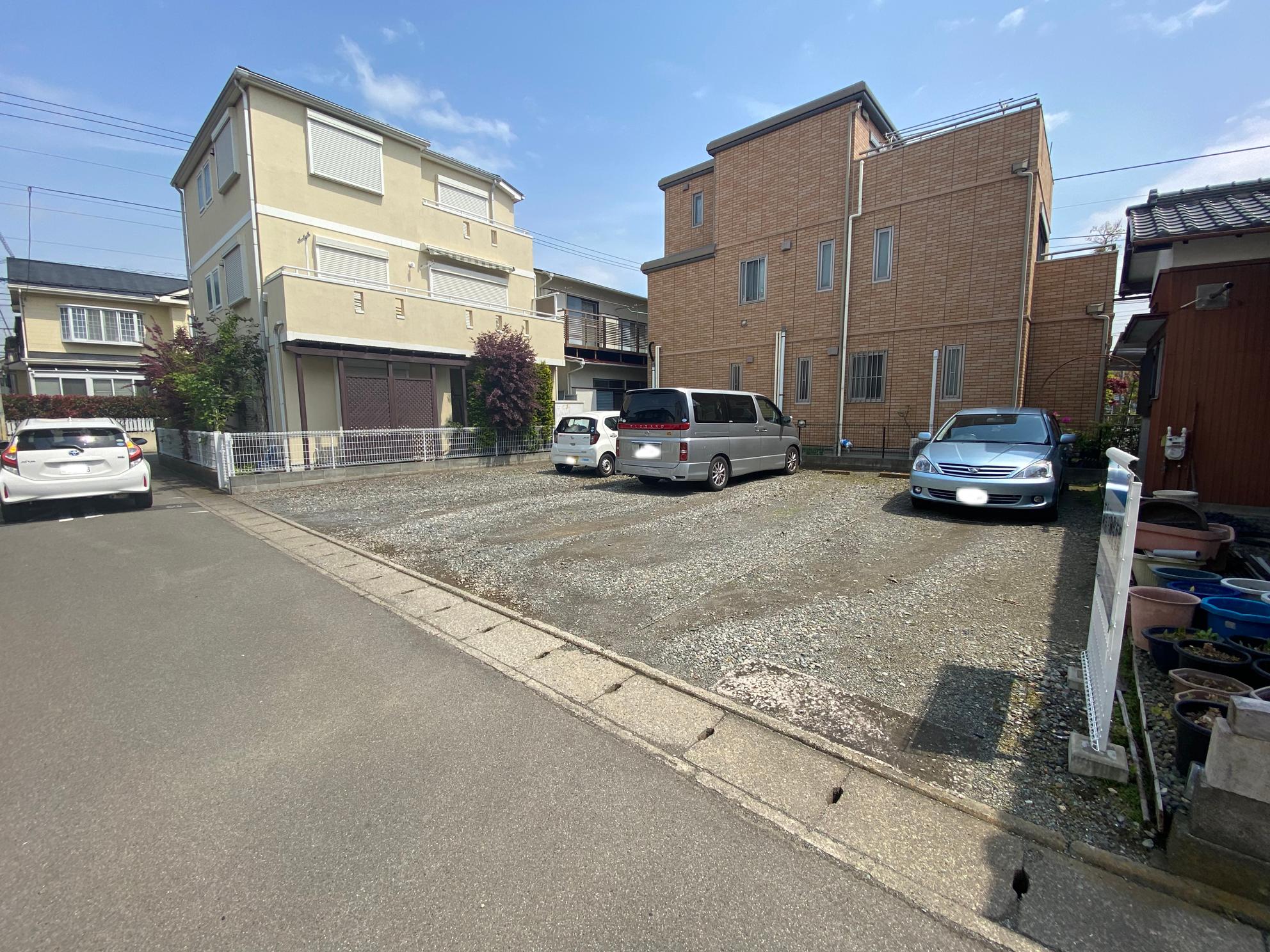 新倉月極駐車場の外観・駐車場イメージ1枚目