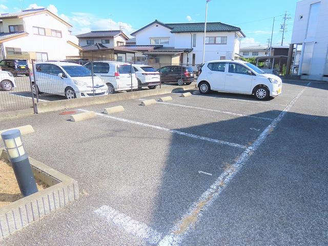 中御所(23573)の外観・駐車場イメージ1枚目