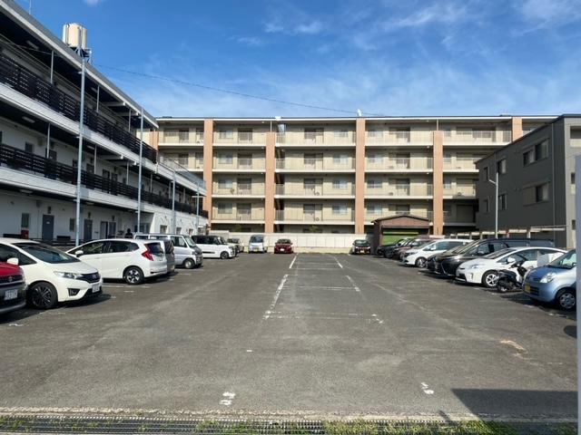嵯峨野グリーンハイツの外観・駐車場イメージ1枚目
