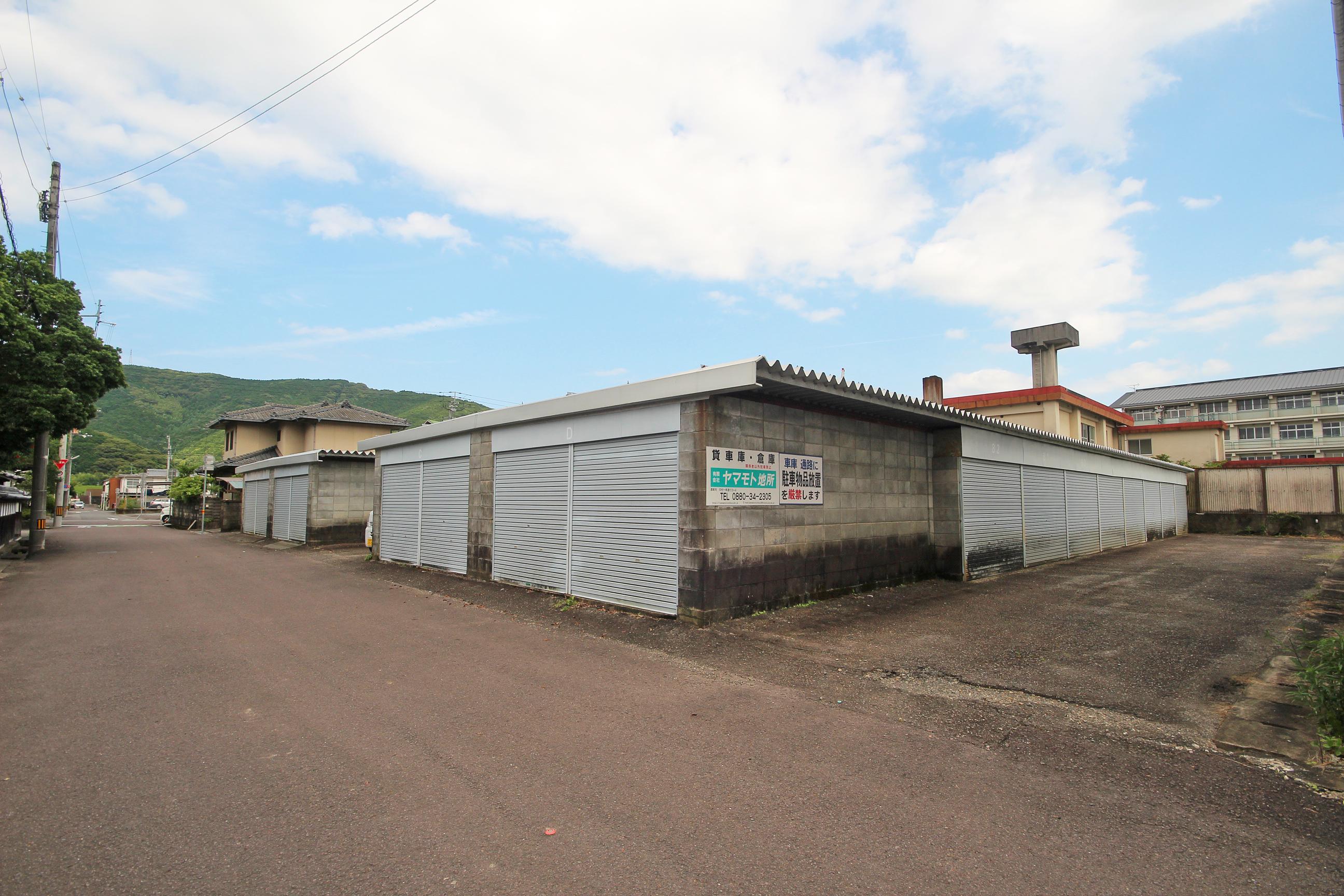 しまんとパーキング中村東町三丁目8番 ガレージの外観・駐車場イメージ1枚目