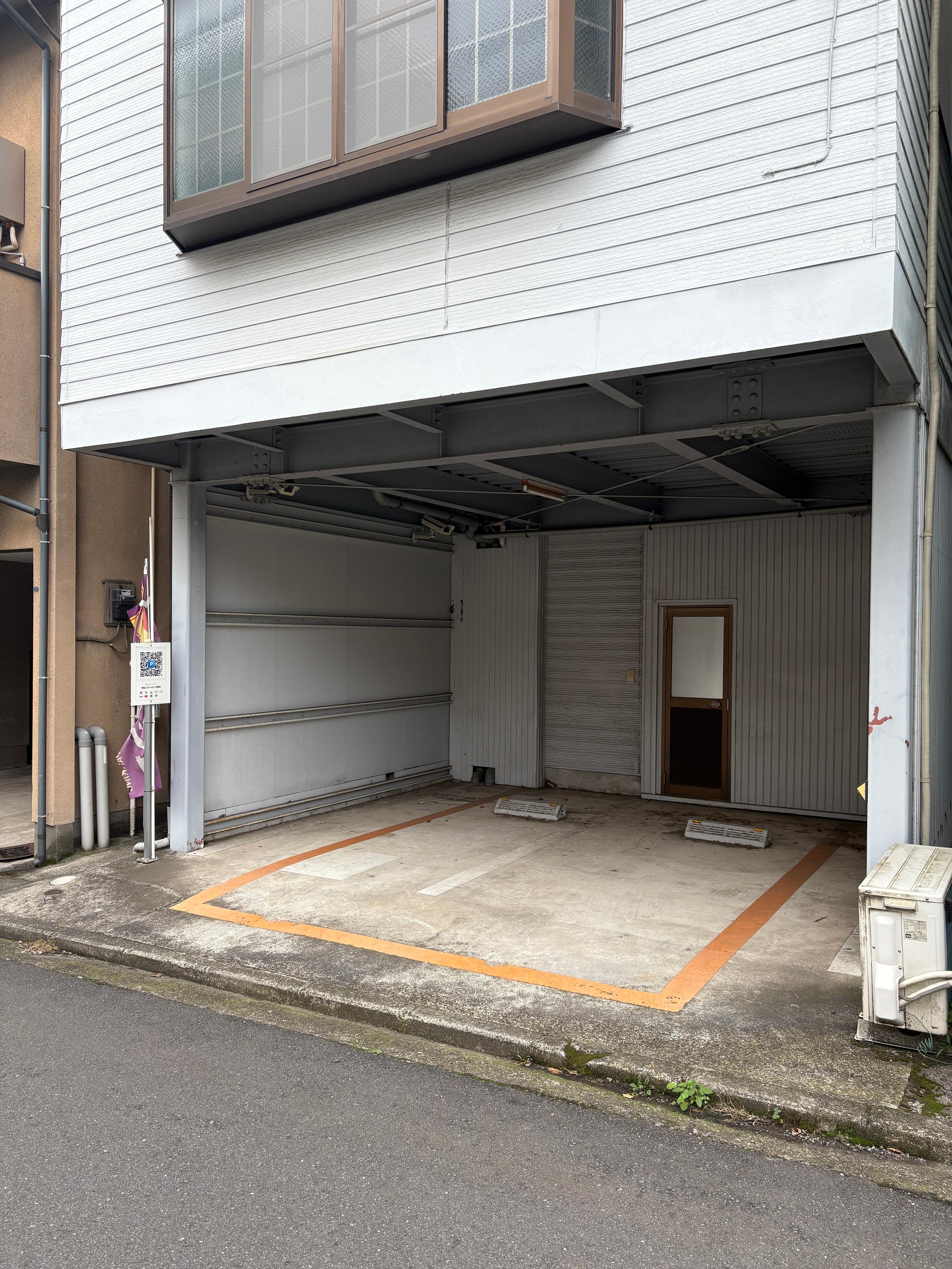 【定期利用】庚台駐車場（屋根付きハイルーフ可）の外観・駐車場イメージ1枚目