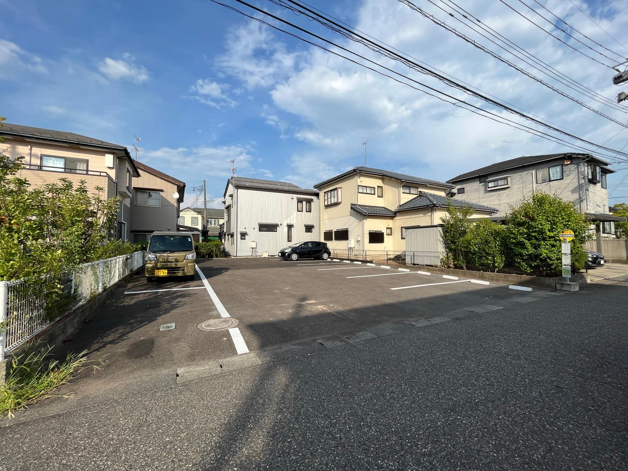 茜ケ丘Y駐車場の外観・駐車場イメージ2枚目