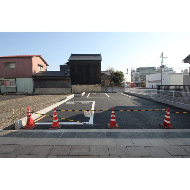 中央1丁目鈴木駐車場の外観・駐車場イメージ2枚目