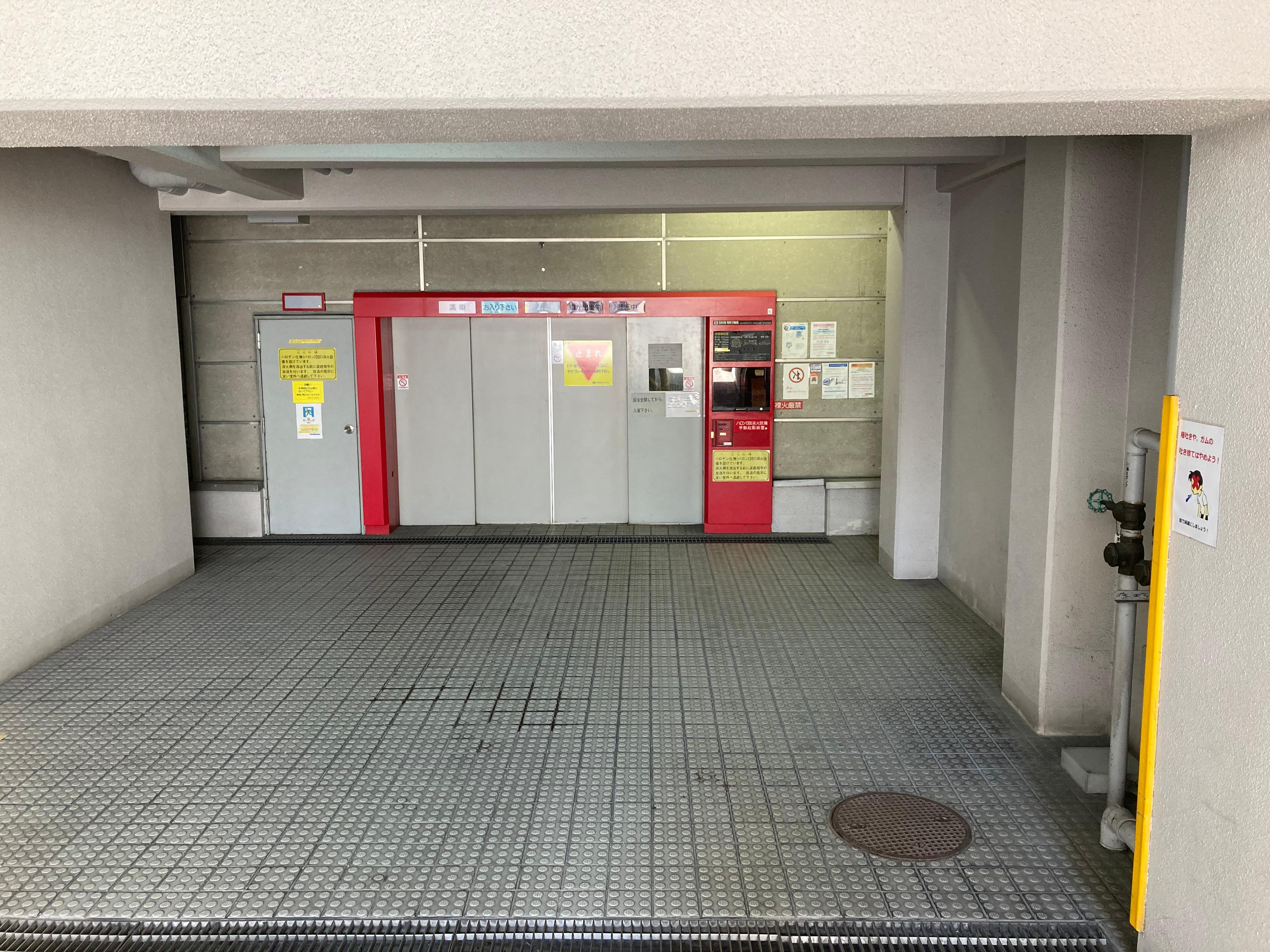 クレピス２１の外観・駐車場イメージ2枚目
